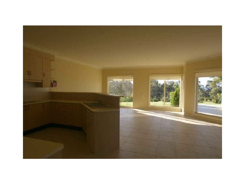 17 Highland Avenue, Surf Beach NSW 2536