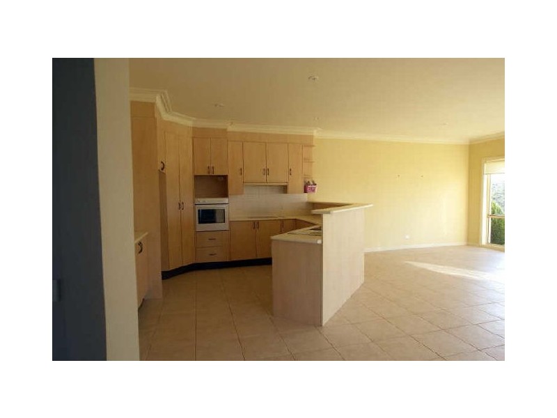 17 Highland Avenue, Surf Beach NSW 2536
