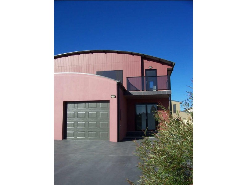 27b Golf Links Drive, Batemans Bay NSW 2536