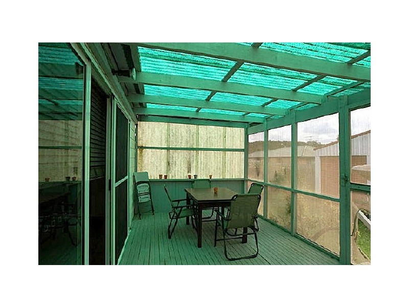 18 Belbowrie Parade, Maloneys Beach NSW 2536