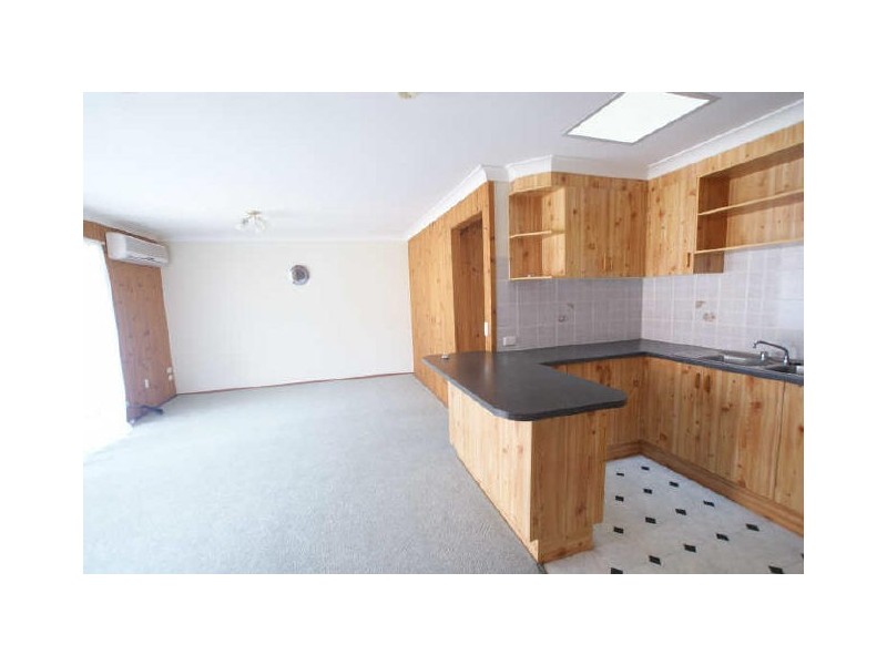 2/4 Drinnan Close, Surf Beach NSW 2536