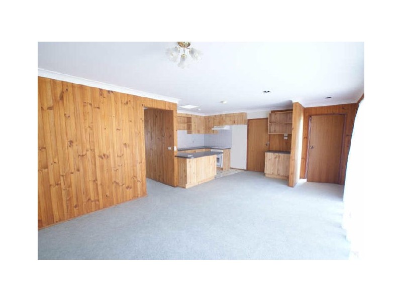 2/4 Drinnan Close, Surf Beach NSW 2536