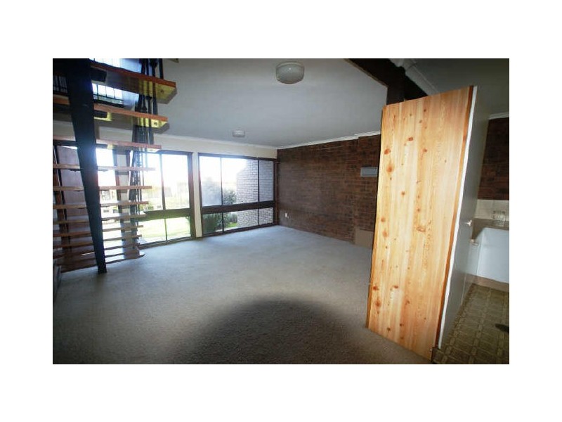 18/1 Calton Road ” Norfolk Gardens”, Batehaven NSW 2536