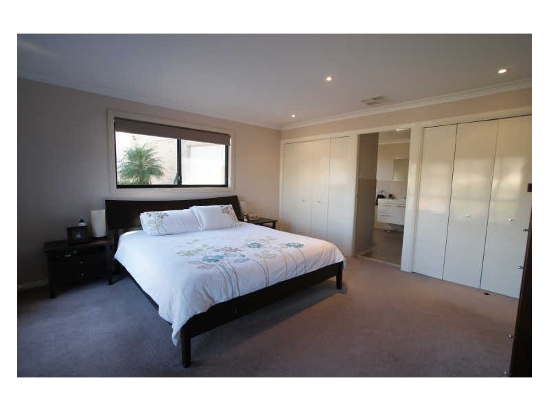 8 Cassia Place, Catalina NSW 2536