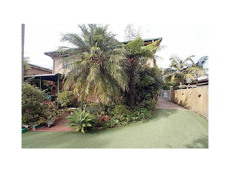 15 Timbara Crescent, Surfside NSW 2536