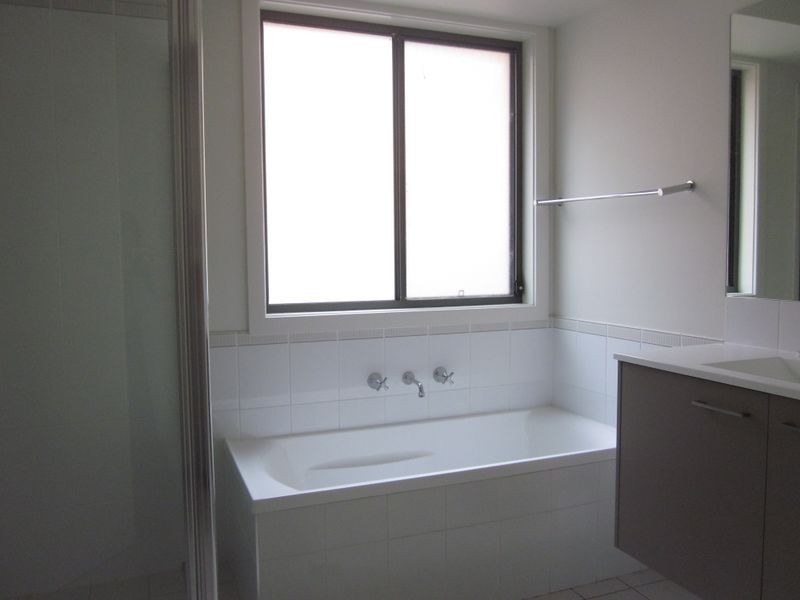 65 Grantham Road, Batehaven NSW 2536