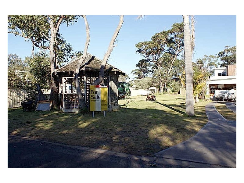 35 Imlay Street, Broulee NSW 2537