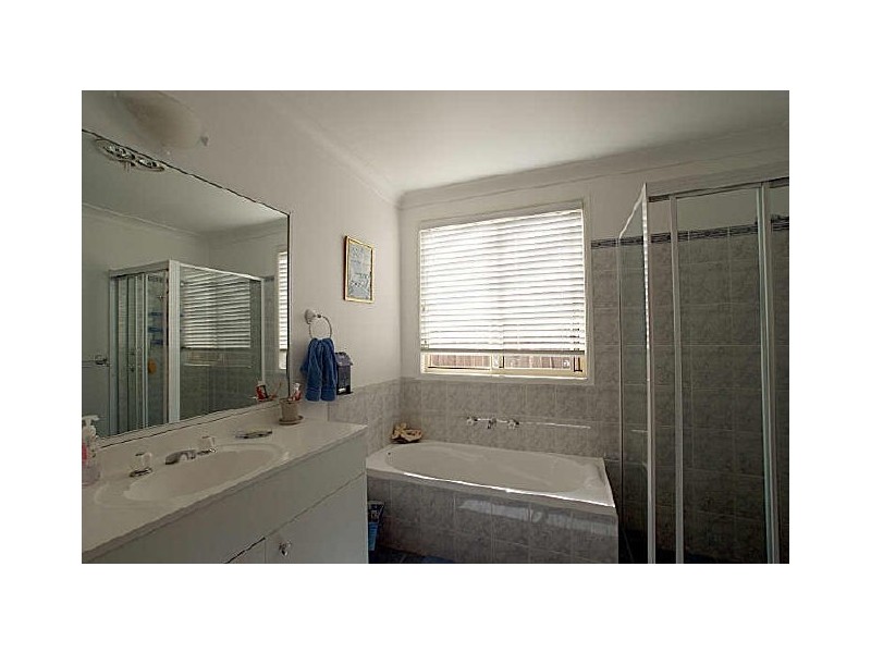11 Boulder Place, Broulee NSW 2537