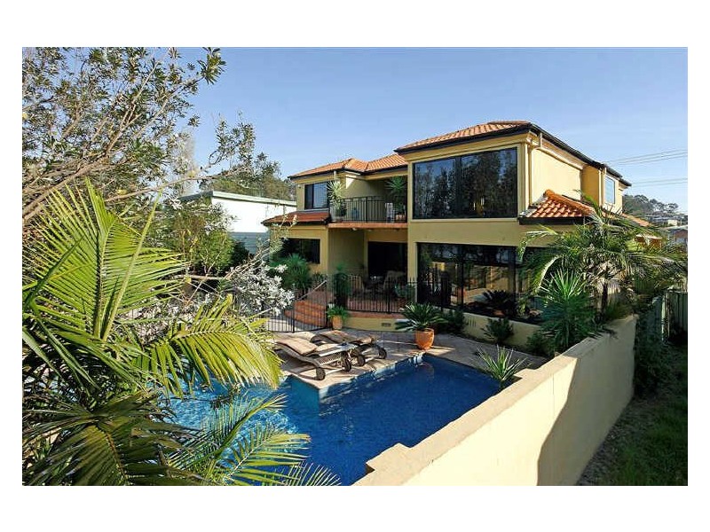 8 Myamba Parade, Surfside NSW 2536