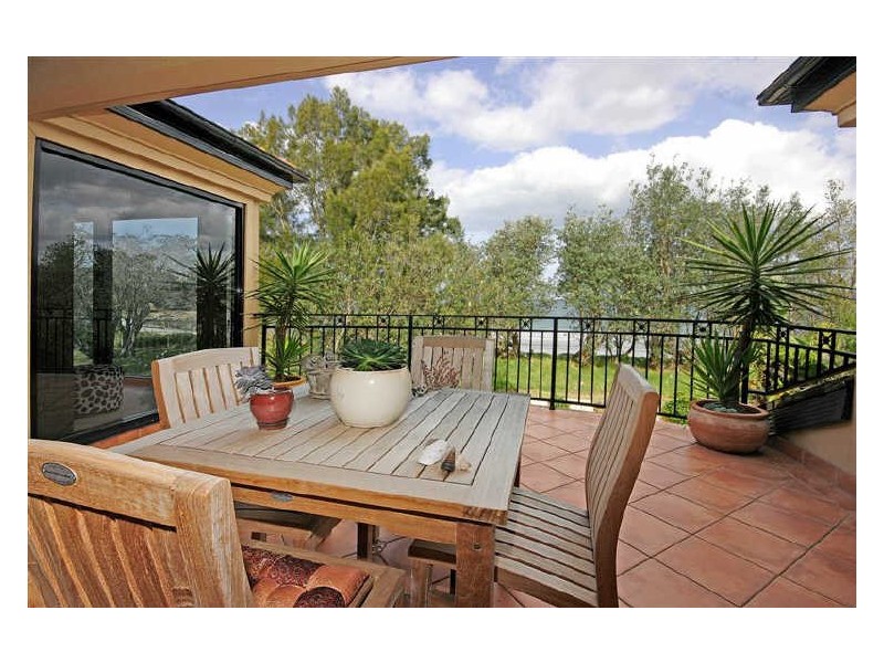 8 Myamba Parade, Surfside NSW 2536