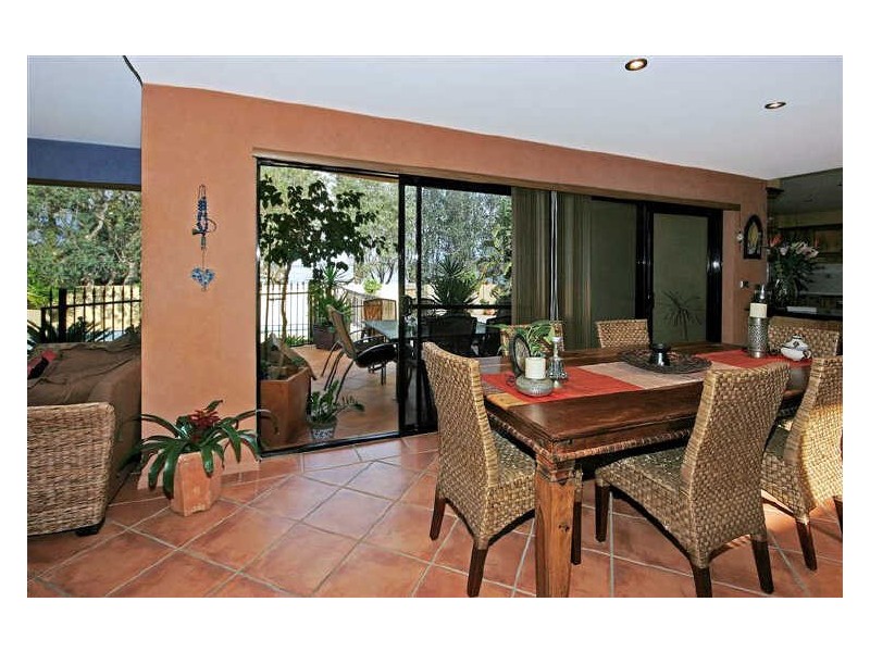 8 Myamba Parade, Surfside NSW 2536