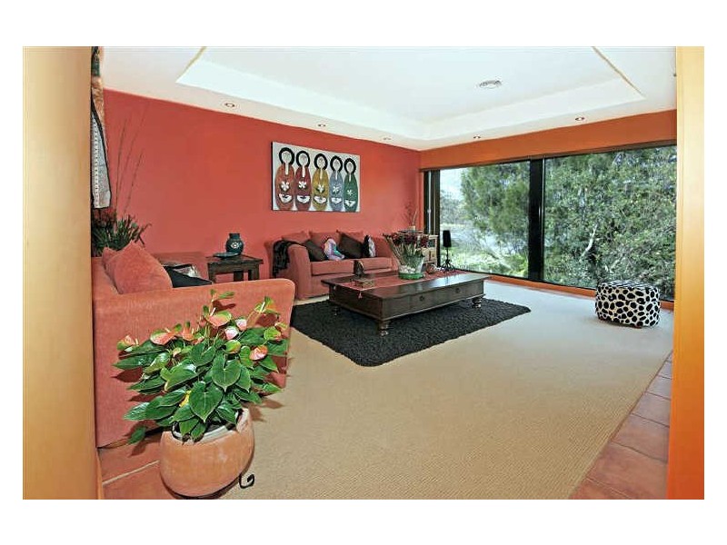 8 Myamba Parade, Surfside NSW 2536