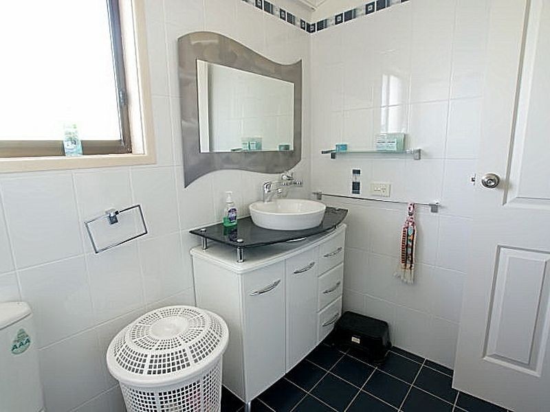 70 Eric Fenning Drive, Surf Beach NSW 2536