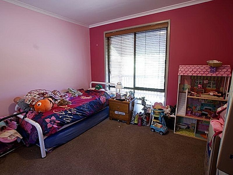 70 Eric Fenning Drive, Surf Beach NSW 2536