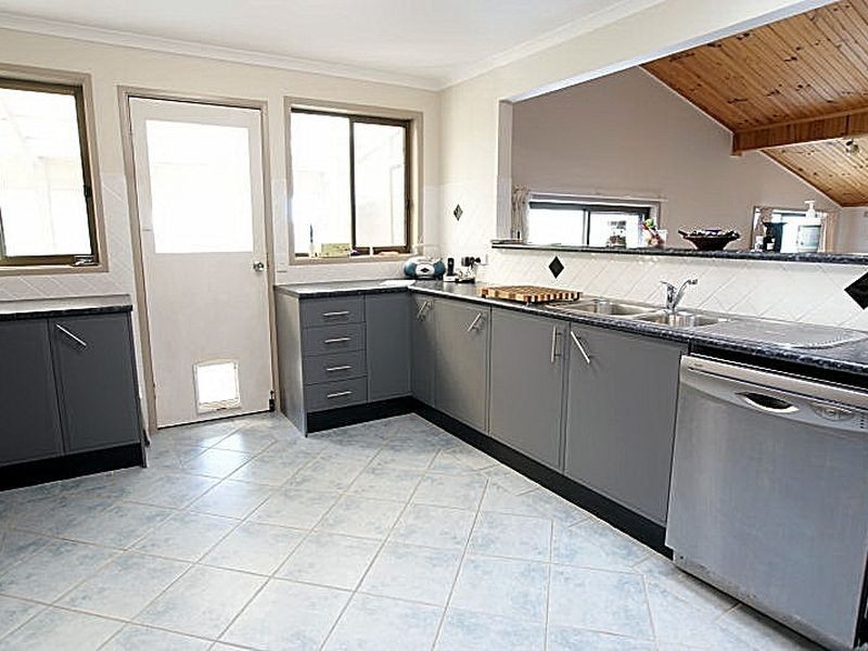 70 Eric Fenning Drive, Surf Beach NSW 2536