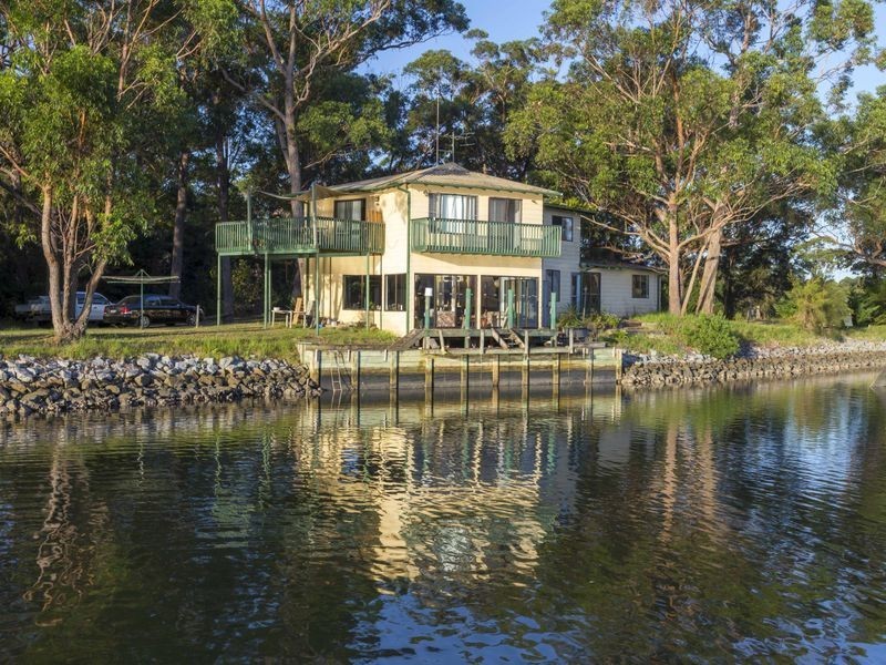 2154 George Bass Drive, Tomakin NSW 2537