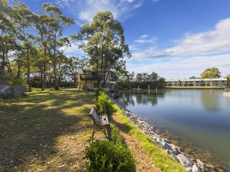 2154 George Bass Drive, Tomakin NSW 2537