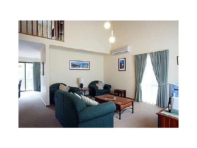 10 “Burrawang Lodge”/183 Beach Road, Sunshine Bay NSW 2536