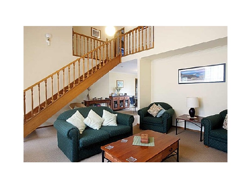 10 “Burrawang Lodge”/183 Beach Road, Sunshine Bay NSW 2536