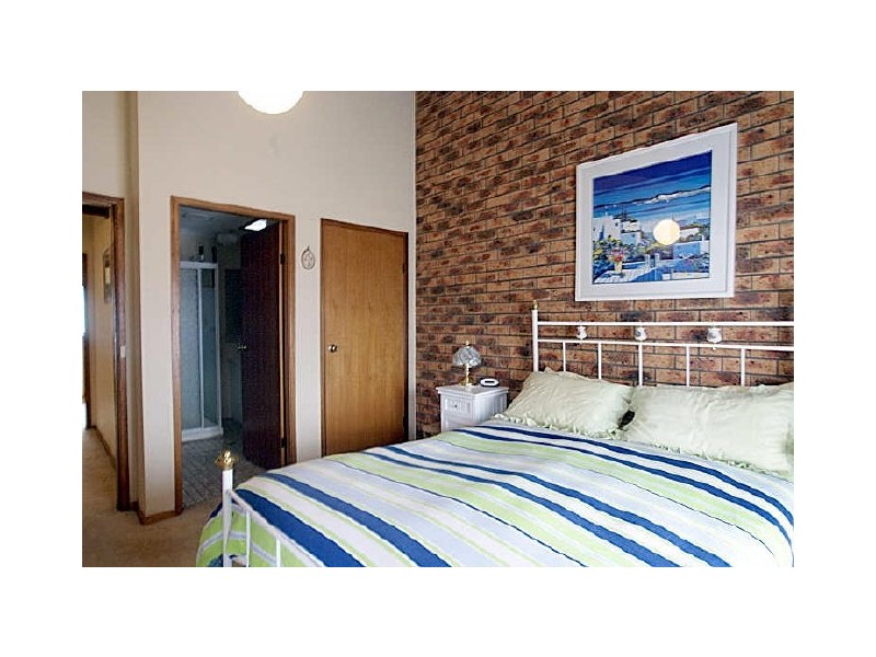 10 “Burrawang Lodge”/183 Beach Road, Sunshine Bay NSW 2536
