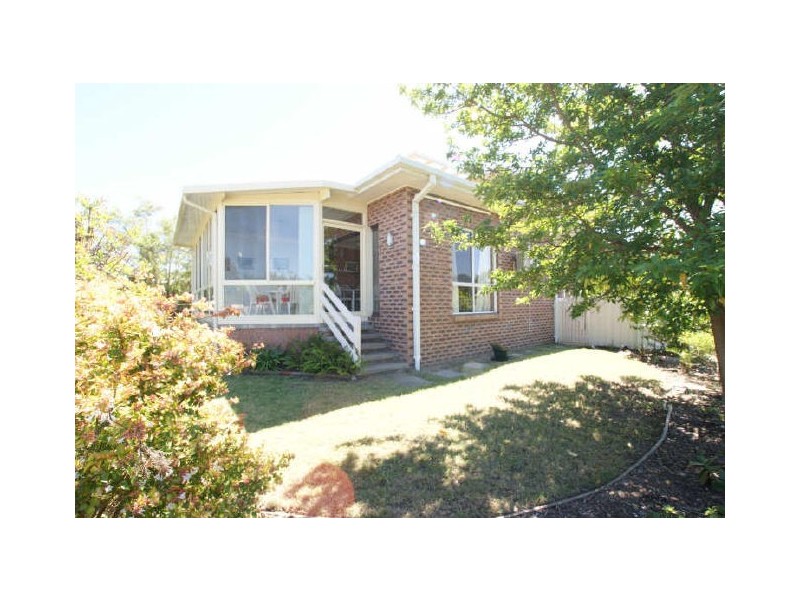 2/5 Catlin Avenue, Batemans Bay NSW 2536