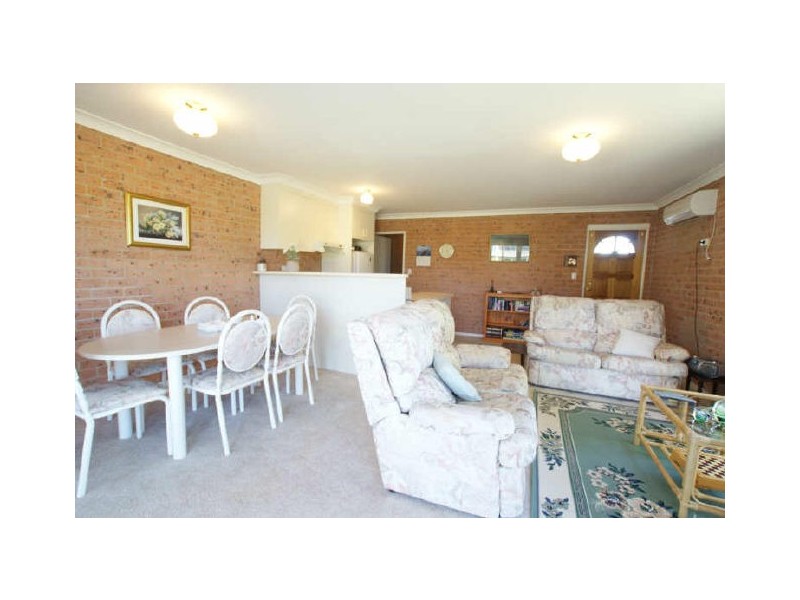 2/5 Catlin Avenue, Batemans Bay NSW 2536