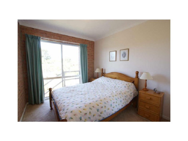 2/5 Catlin Avenue, Batemans Bay NSW 2536