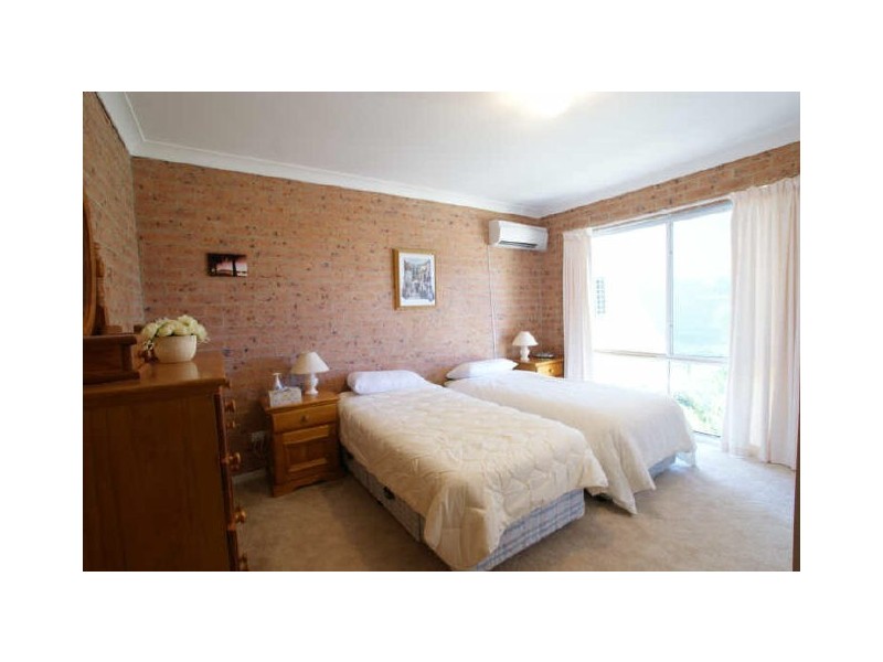 2/5 Catlin Avenue, Batemans Bay NSW 2536