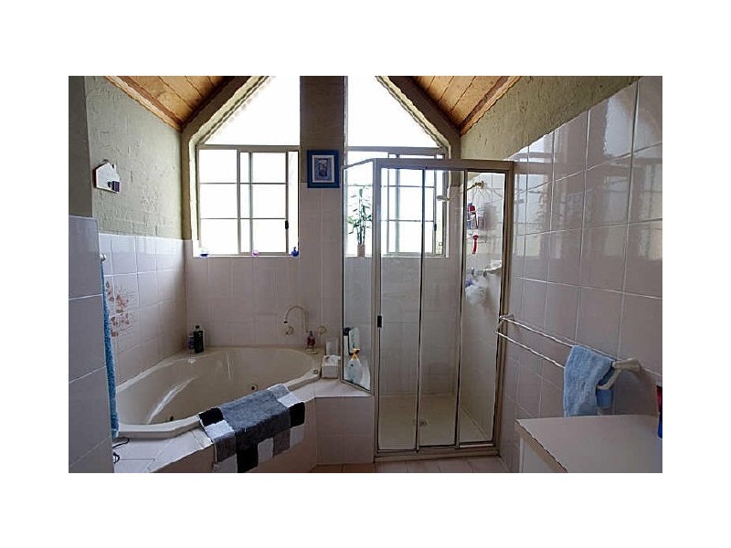1/2 Lisa Place, Sunshine Bay NSW 2536