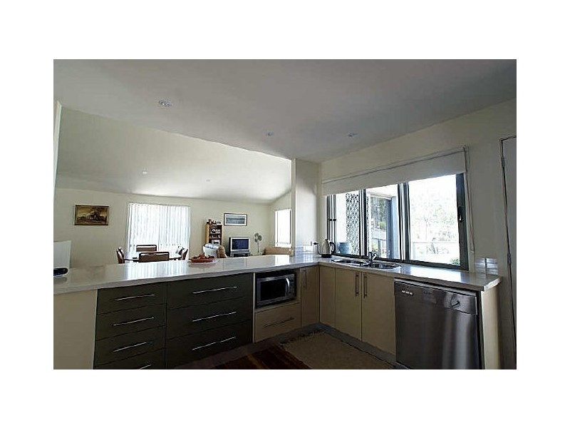 6 Bowerbird Place, Malua Bay NSW 2536