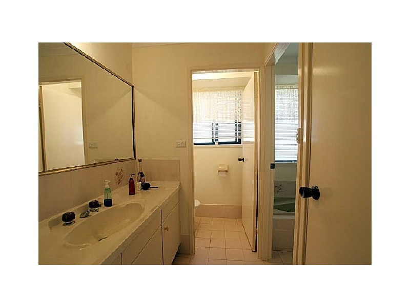 122 Edward Road, Batehaven NSW 2536