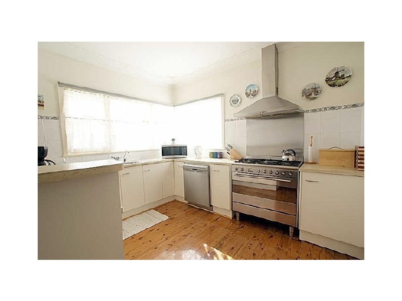 6 Clare Crescent, Batehaven NSW 2536