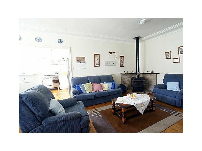 6 Clare Crescent, Batehaven NSW 2536