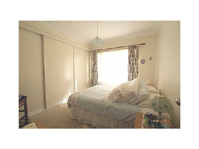 6 Clare Crescent, Batehaven NSW 2536