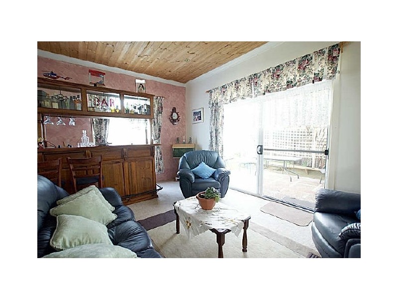 6 Clare Crescent, Batehaven NSW 2536