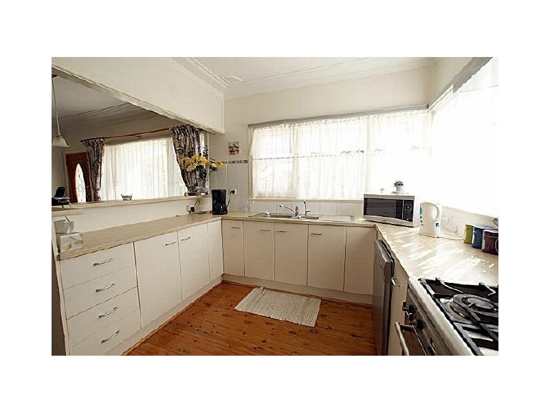 6 Clare Crescent, Batehaven NSW 2536