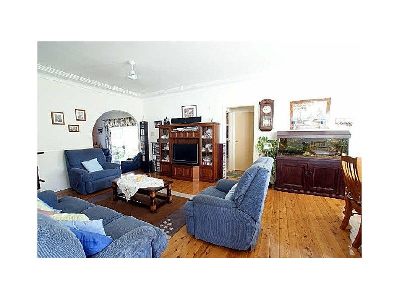 6 Clare Crescent, Batehaven NSW 2536