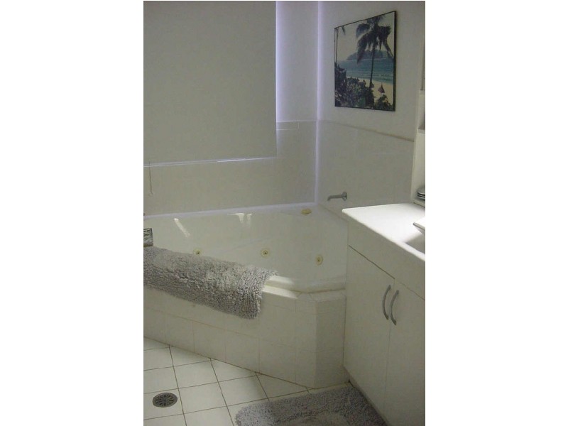 4 Johnson Place, Surf Beach NSW 2536