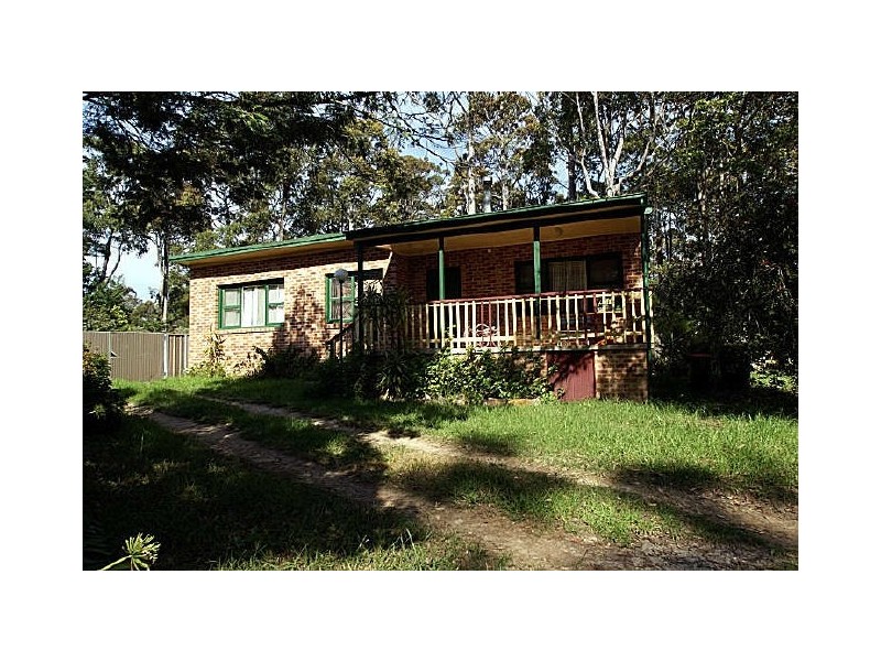 13 River Road, Mossy Point NSW 2537
