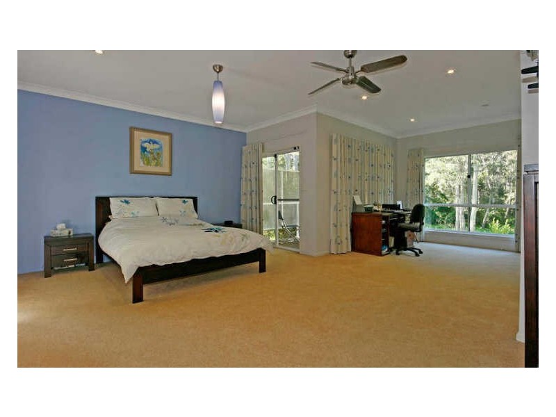 54 Karoola Crescent, Surfside NSW 2536