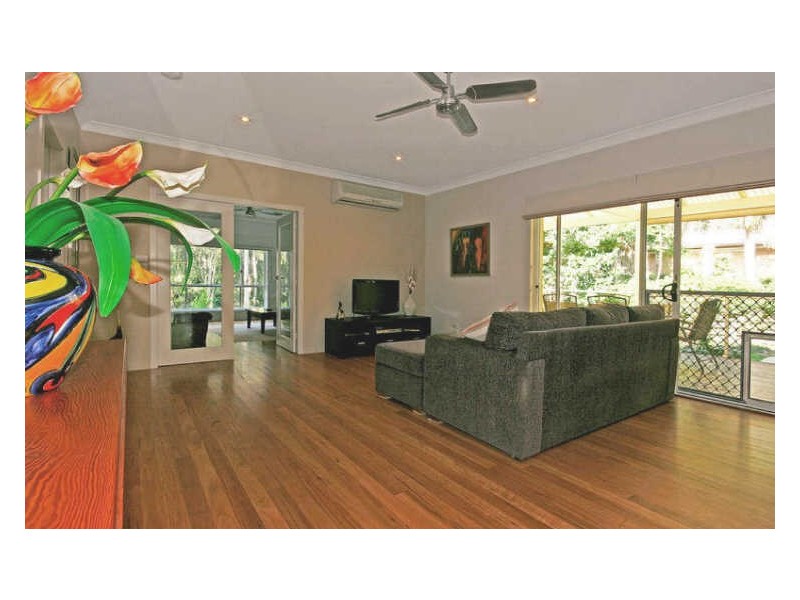 54 Karoola Crescent, Surfside NSW 2536