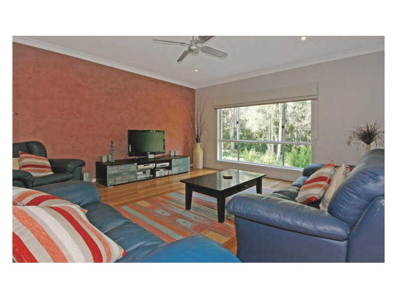 54 Karoola Crescent, Surfside NSW 2536