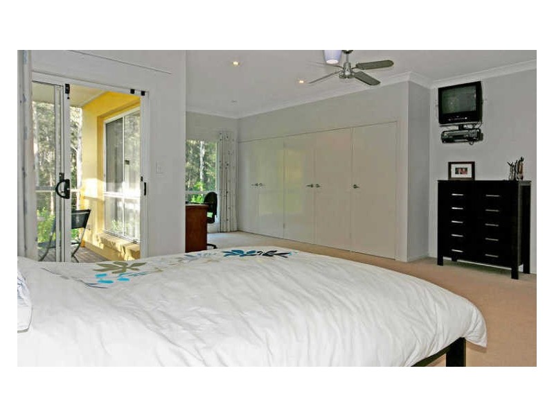 54 Karoola Crescent, Surfside NSW 2536