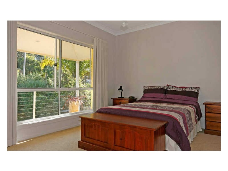54 Karoola Crescent, Surfside NSW 2536