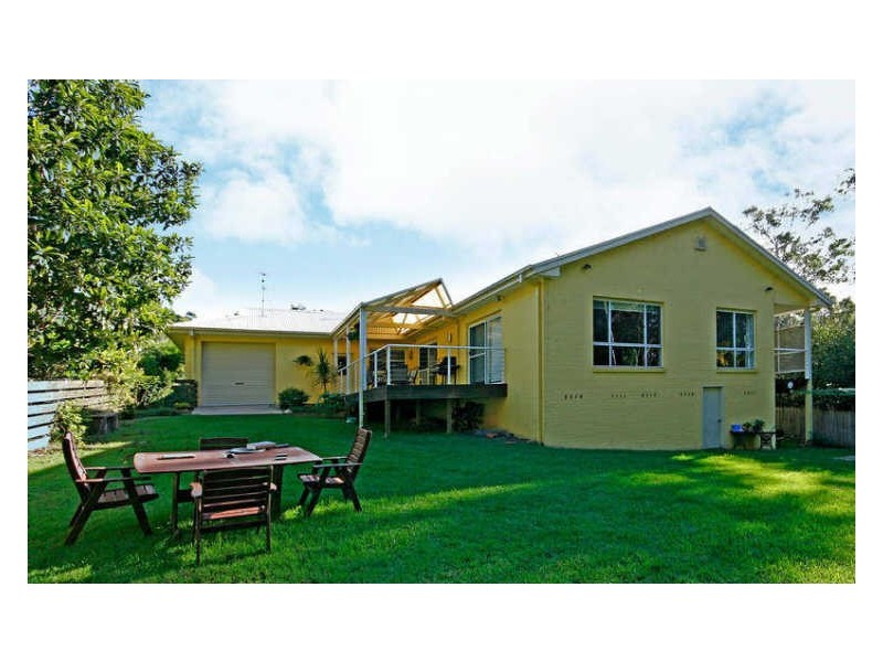 54 Karoola Crescent, Surfside NSW 2536