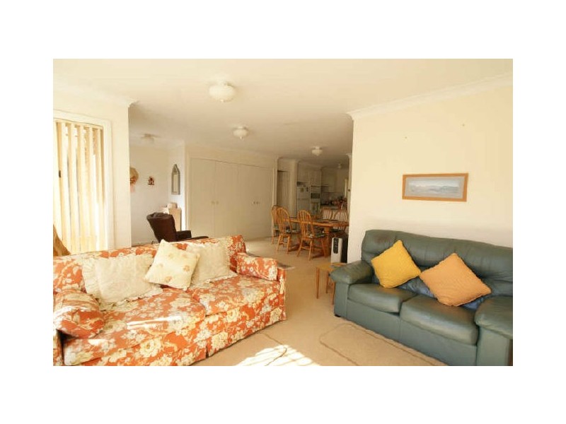9/2 Graydon Avenue “The Shores”, Denhams Beach NSW 2536