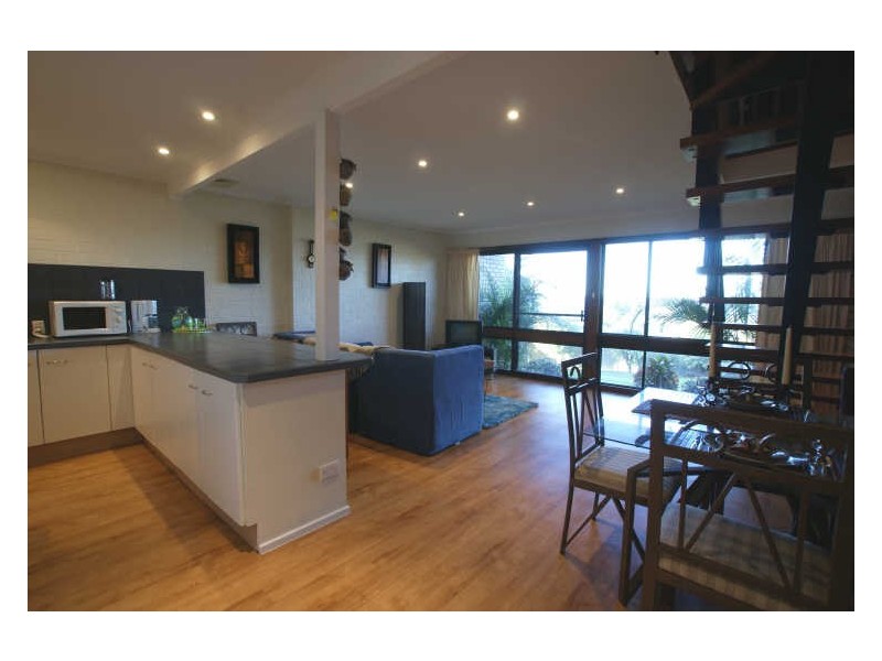 10/1 Calton Road, Batehaven NSW 2536