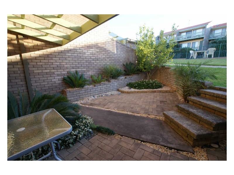 10/1 Calton Road, Batehaven NSW 2536