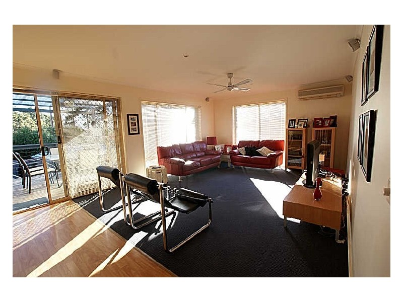 39 Thomas Mitchell Crescent, Sunshine Bay NSW 2536