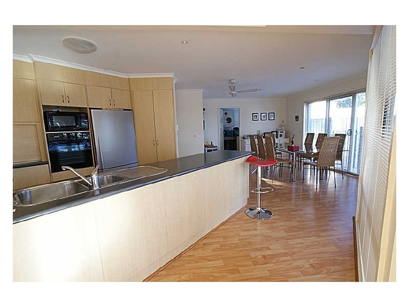 39 Thomas Mitchell Crescent, Sunshine Bay NSW 2536